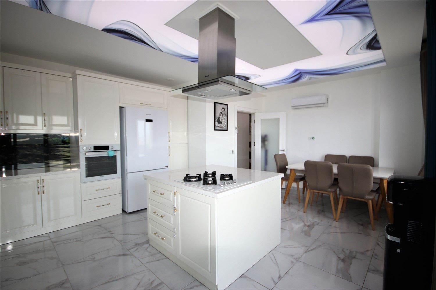 Large duplex apartment in Ciplakli distrift, Alanya