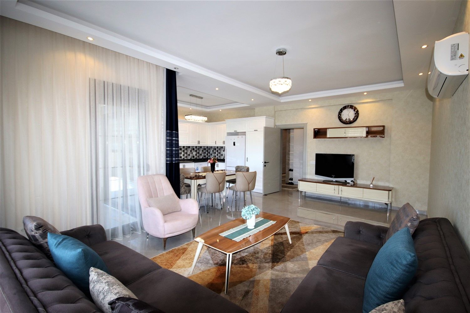 Apartment 4+1 in excellent location of Oba district, Alanya