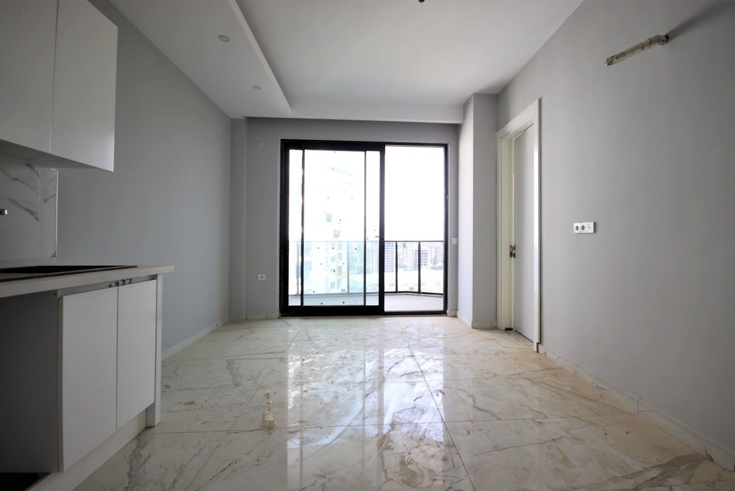 New apartment 1+1 in excellent location in Mahmutlar