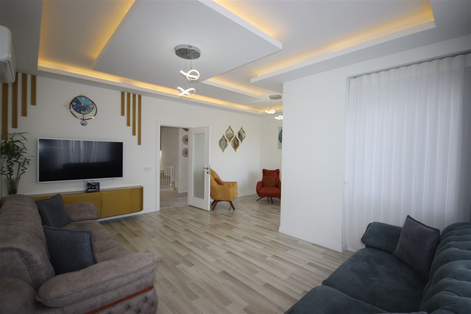 Large duplex apartment in Ciplakli distrift, Alanya