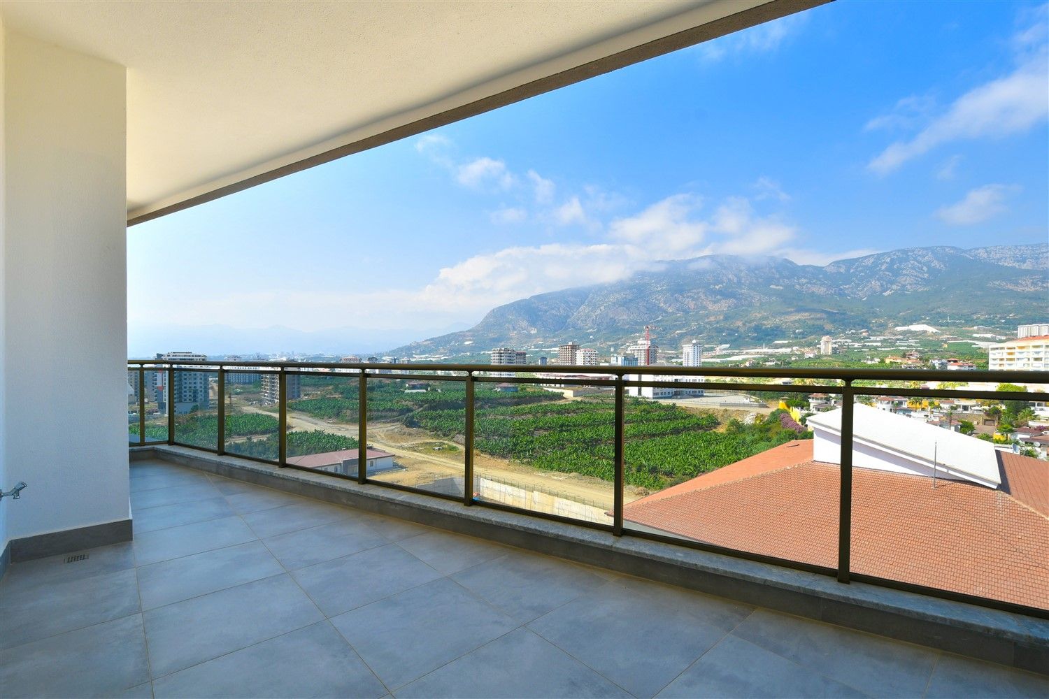 New 3+1 penthouse with panoramic mountain view in Mahmutlar