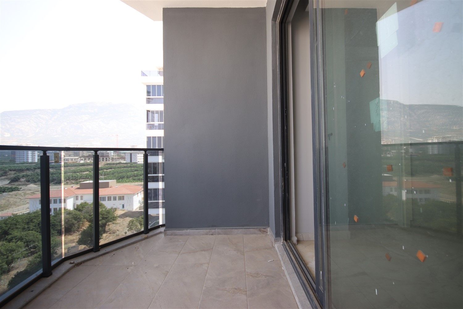 New apartment 1+1 in excellent location in Mahmutlar