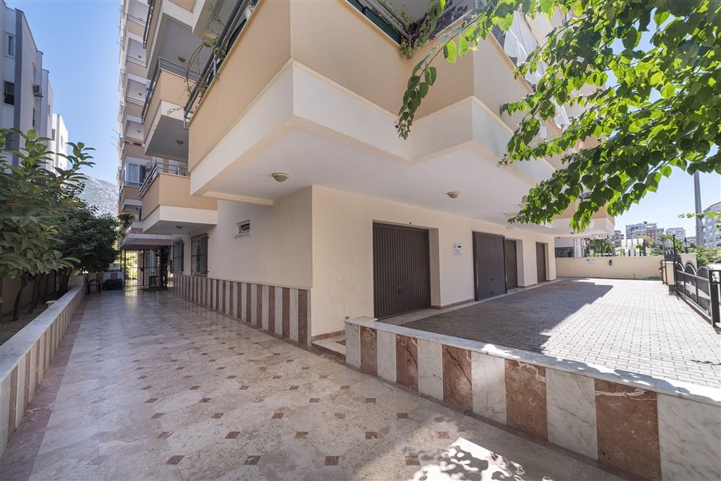 Large apartment 2+1 in popular district Mahmutlar