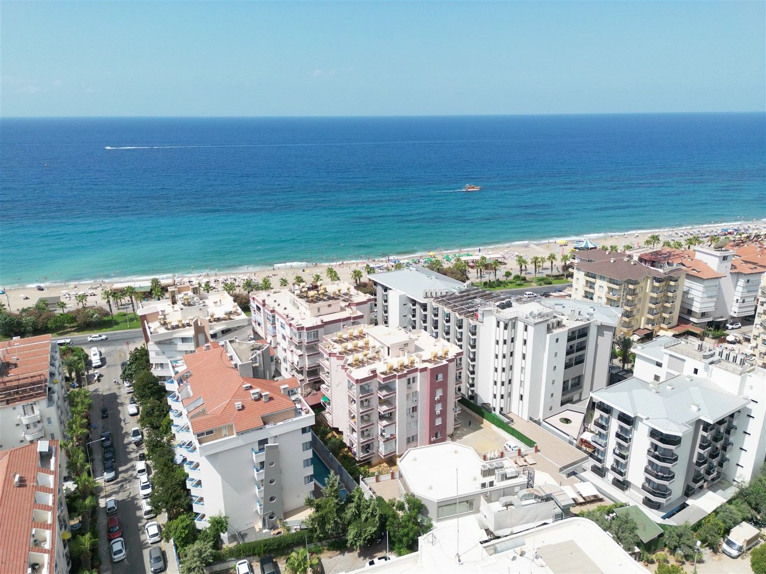 Apartment 2+1 with separate kitchen 2 minutes from the Cleopatra Beach