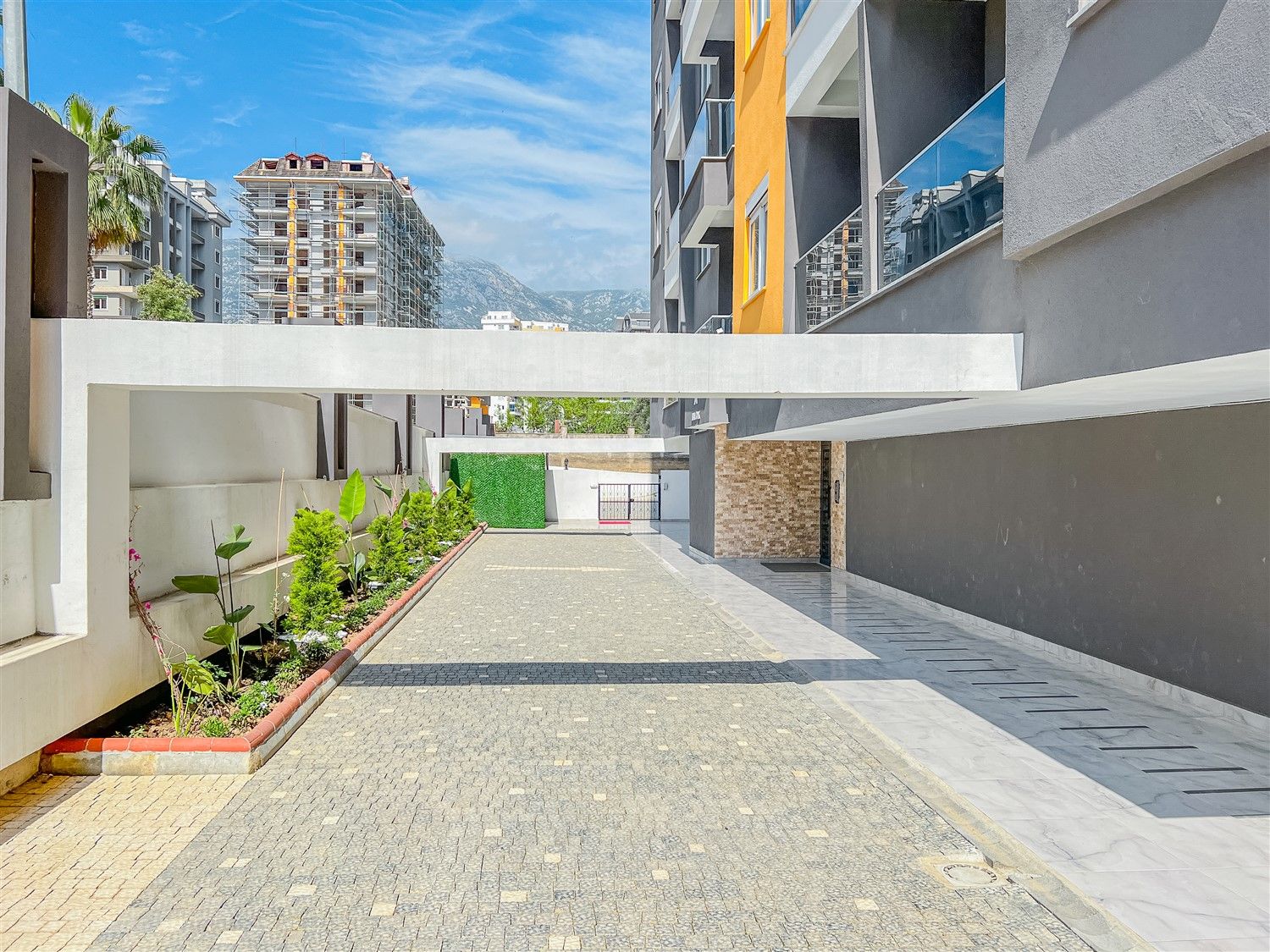 New 2+1 apartment in the center of popular Mahmutlar district