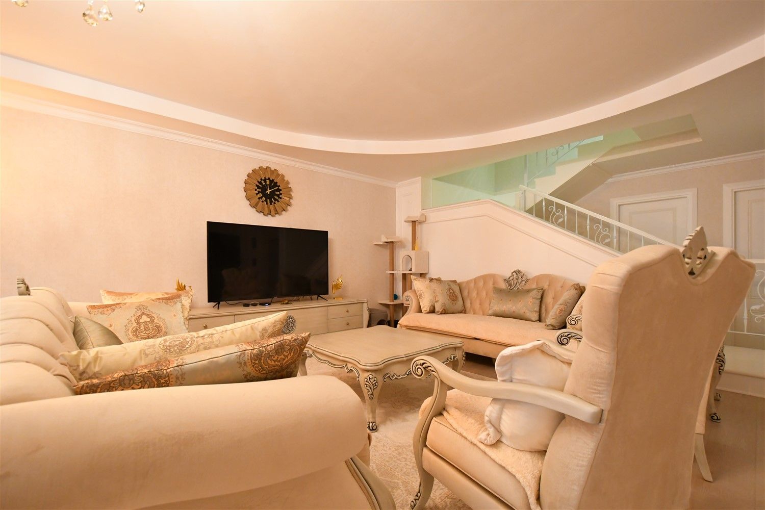 Luxurious penthouse 4+1 with underfloor heating, 200 m from the sea