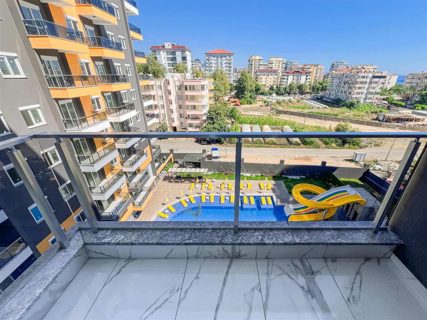 New 2+1 apartment in the center of popular Mahmutlar district