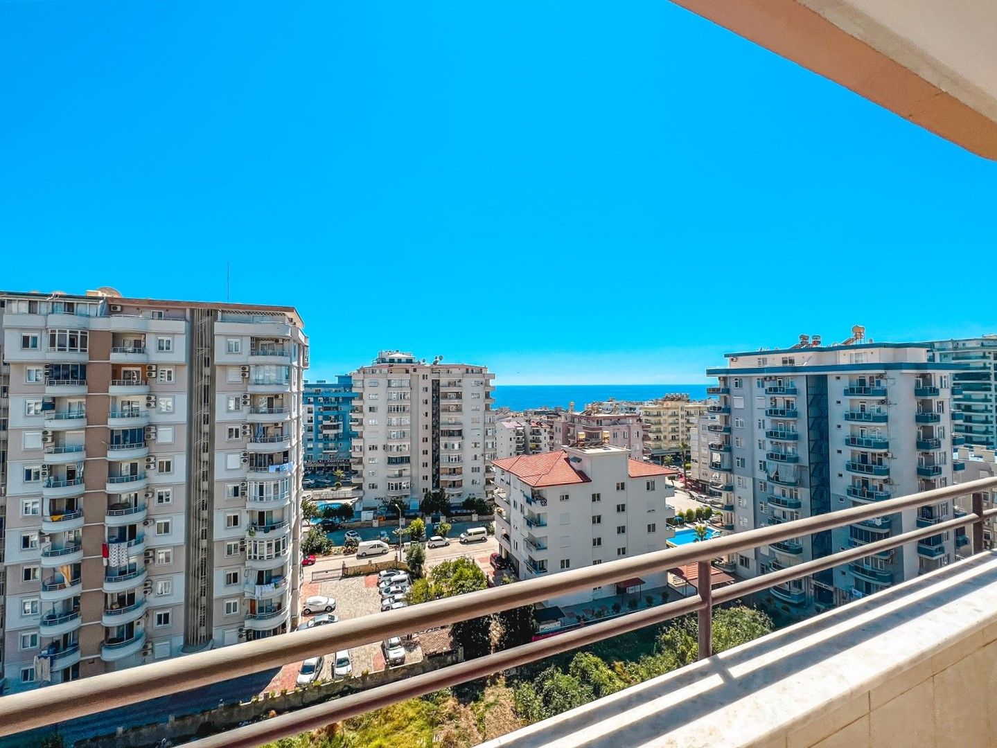 Penthouse 4+1 within walking distance to the sea - Mahmutlar district