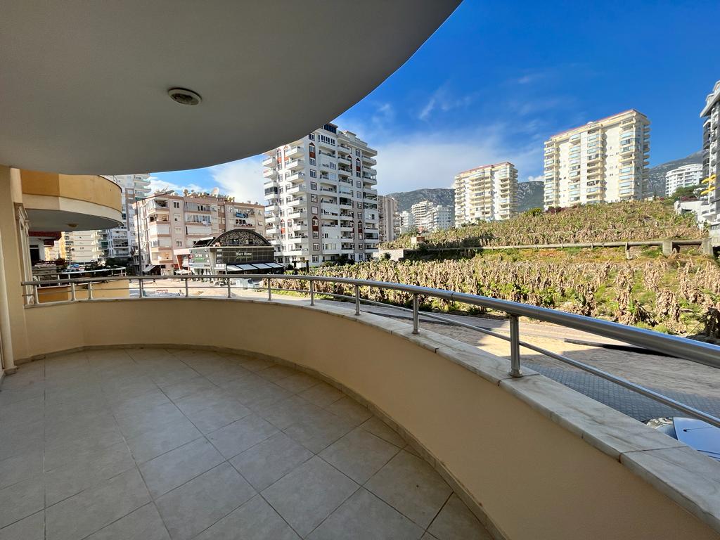 Apartment in popular district Mahmutlar