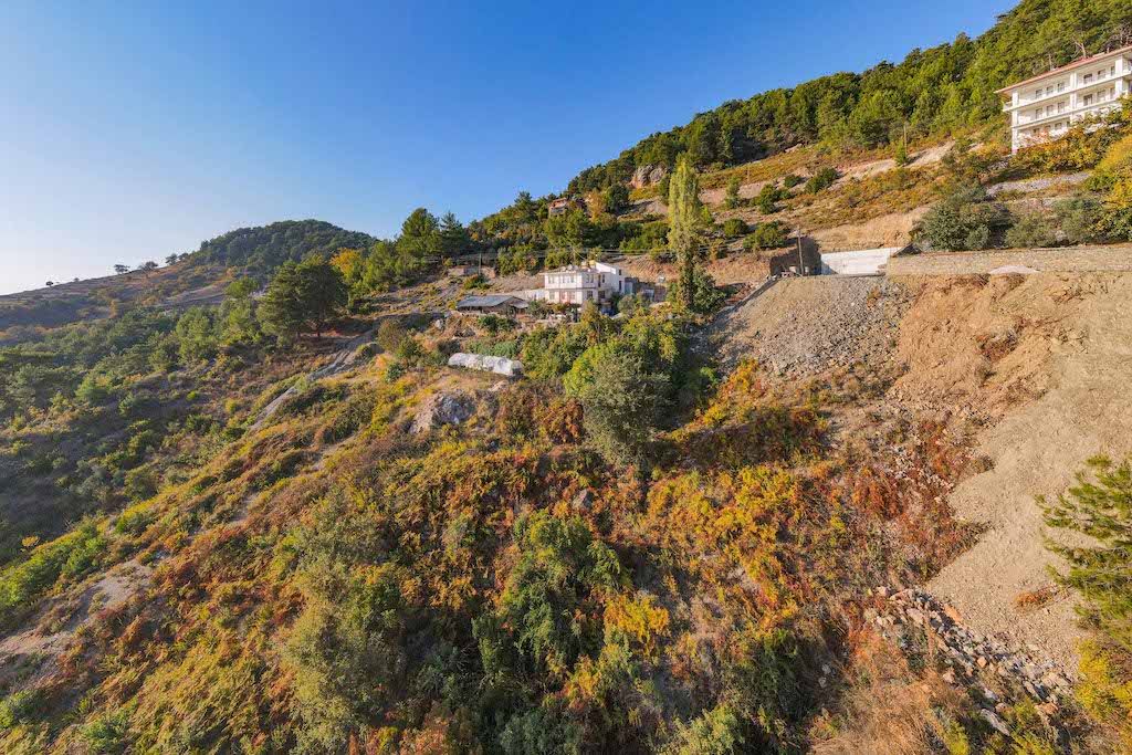 Land in picturesque Bektash district