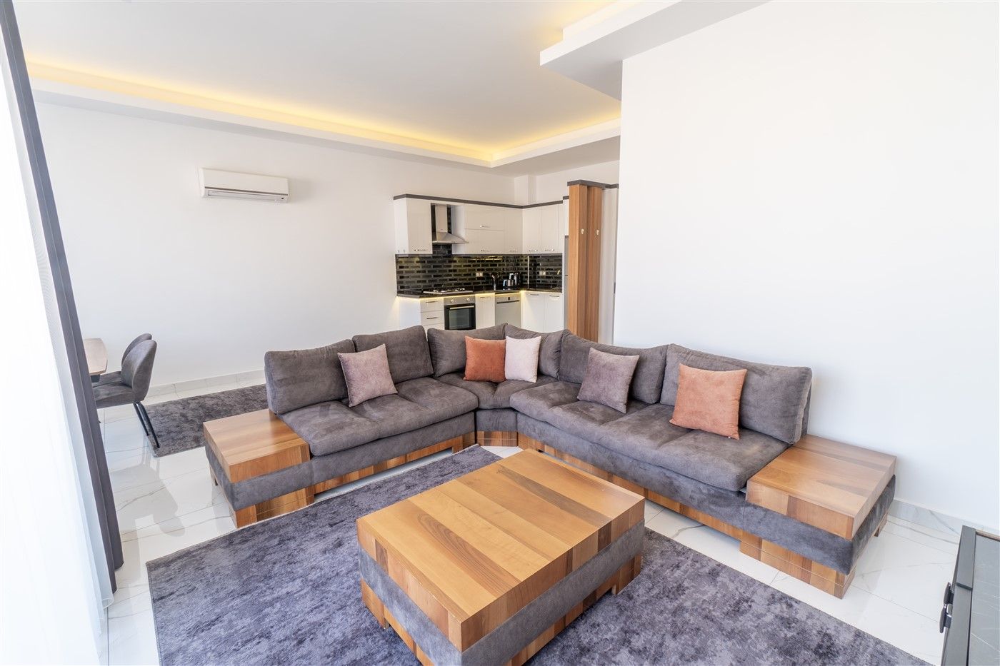 Cozy two-level apartment in the center of Alanya