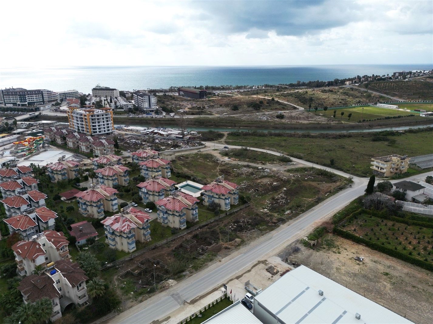 Large land plot in Turkler district, 550 m to the sea