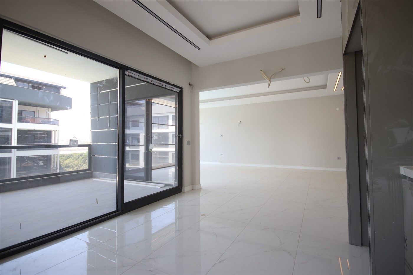 Large apartment 3+1 in new building - Oba district, Alanya