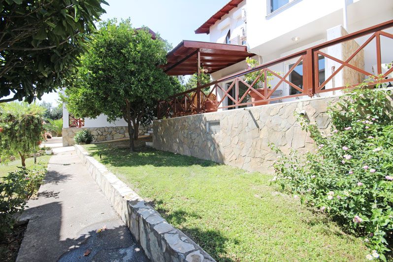 Villa 8+2 in complex - 530 m from the sea, Demirtash district