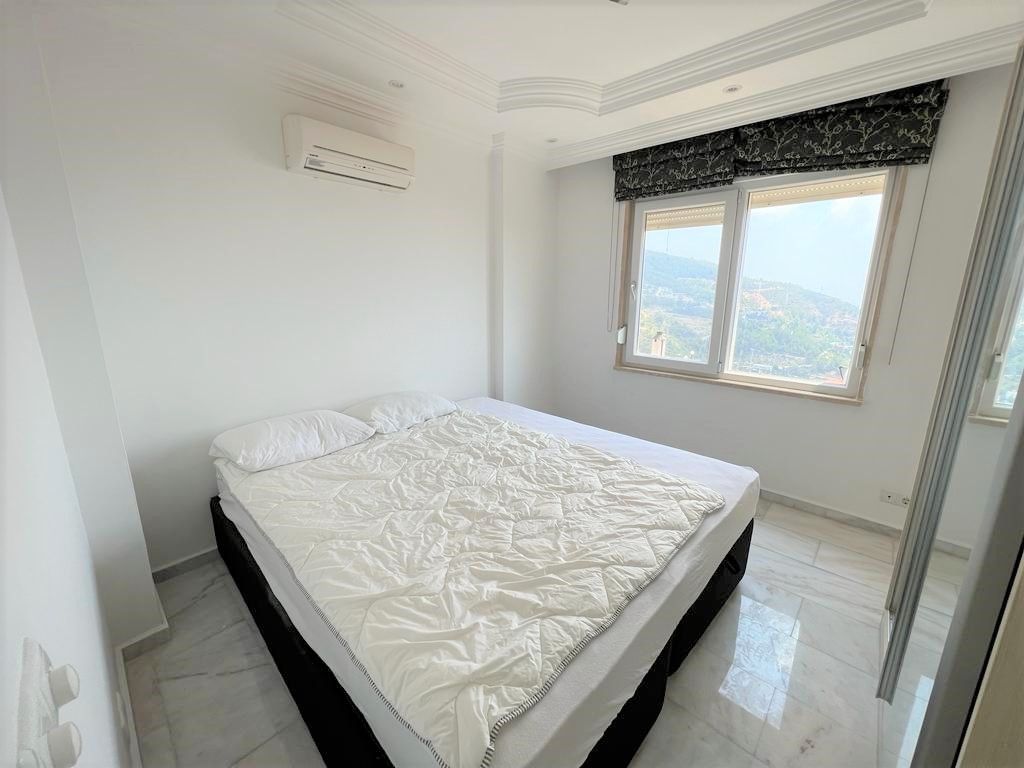 Sea view villa 3+1 in Tepe