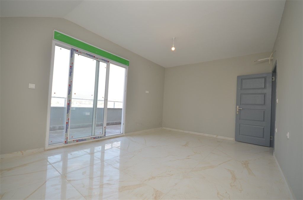 New 3-berdooms penthouse in Demirtas district