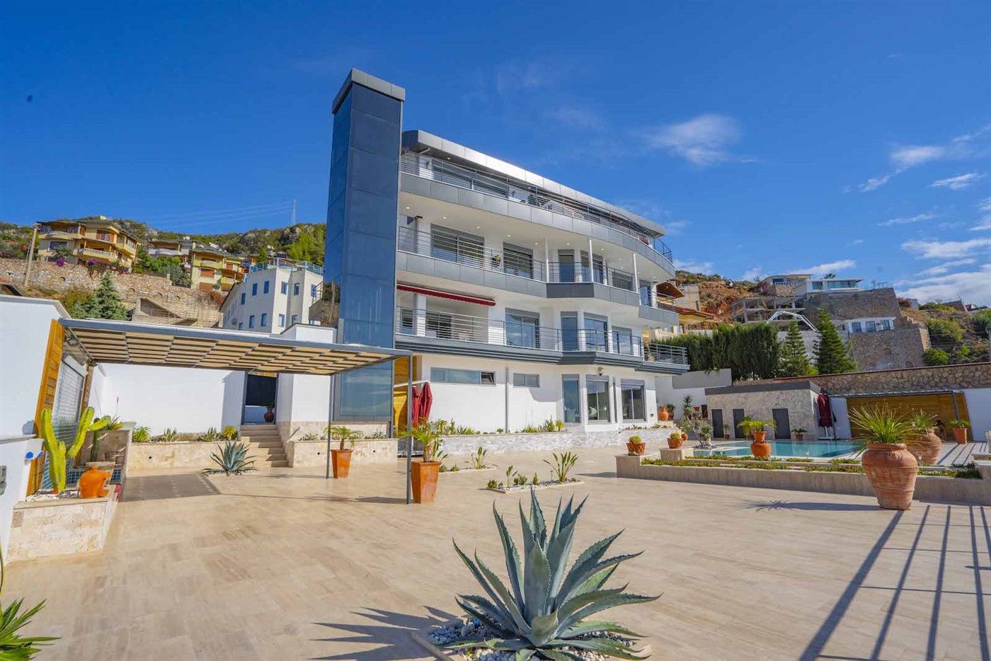 Luxury villa with panoramic sea and Alanya castle views