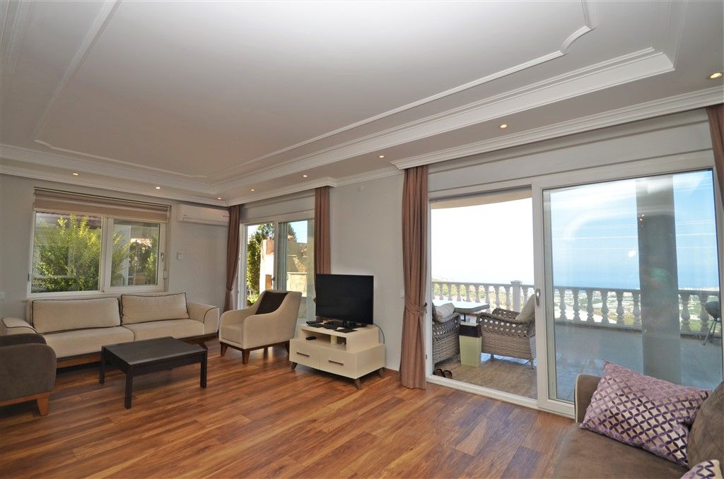 3-bedrooms villa with panoramic sea and mountains view in Kargıcak