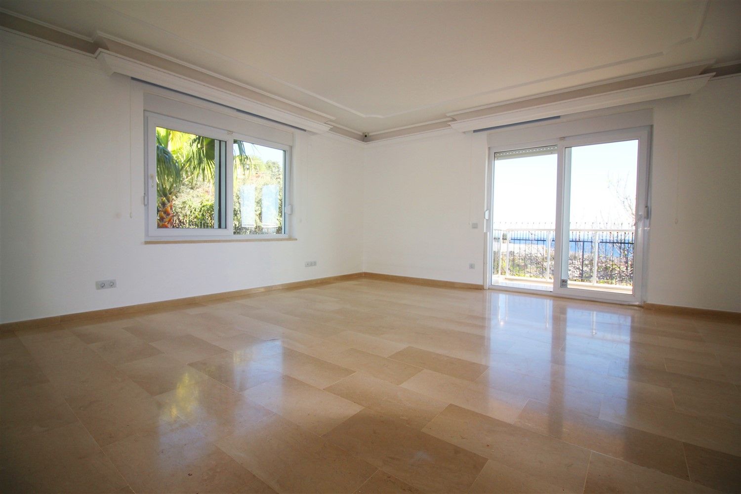 Sea and Alanya Castle view 6 bedrooms villa