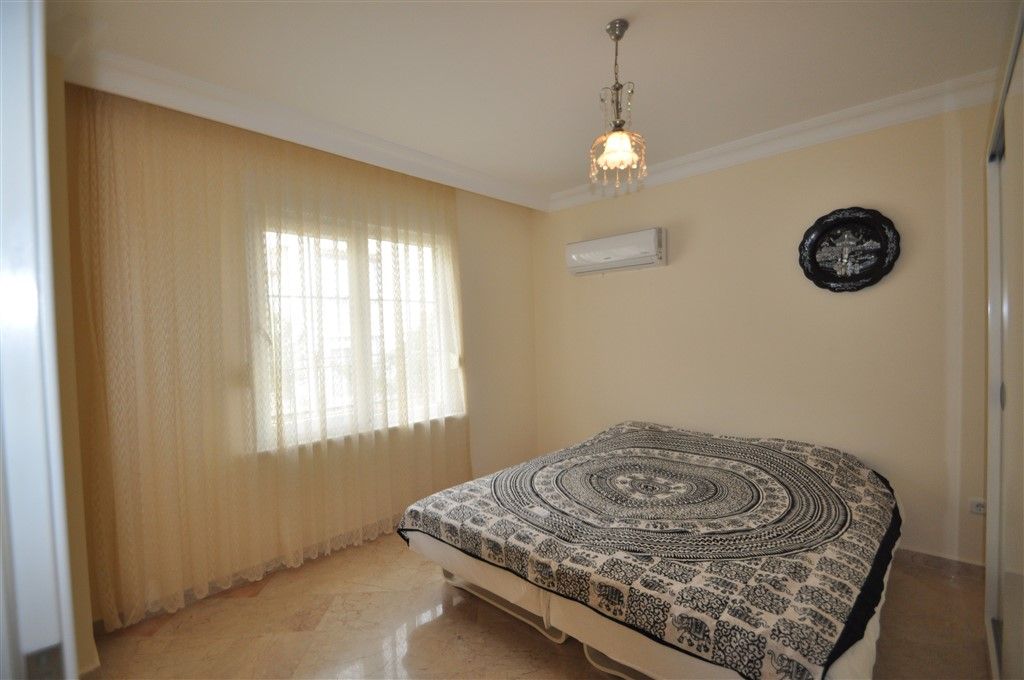 Large villa 7+1 in Bektash district - Alanya