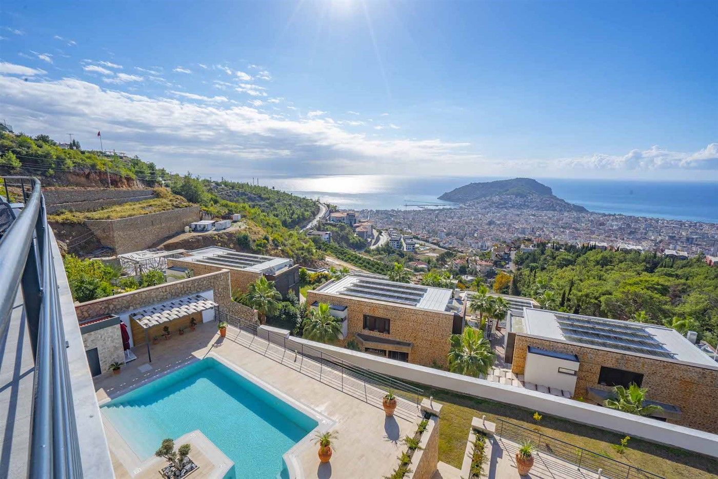 Luxury villa with panoramic sea and Alanya castle views