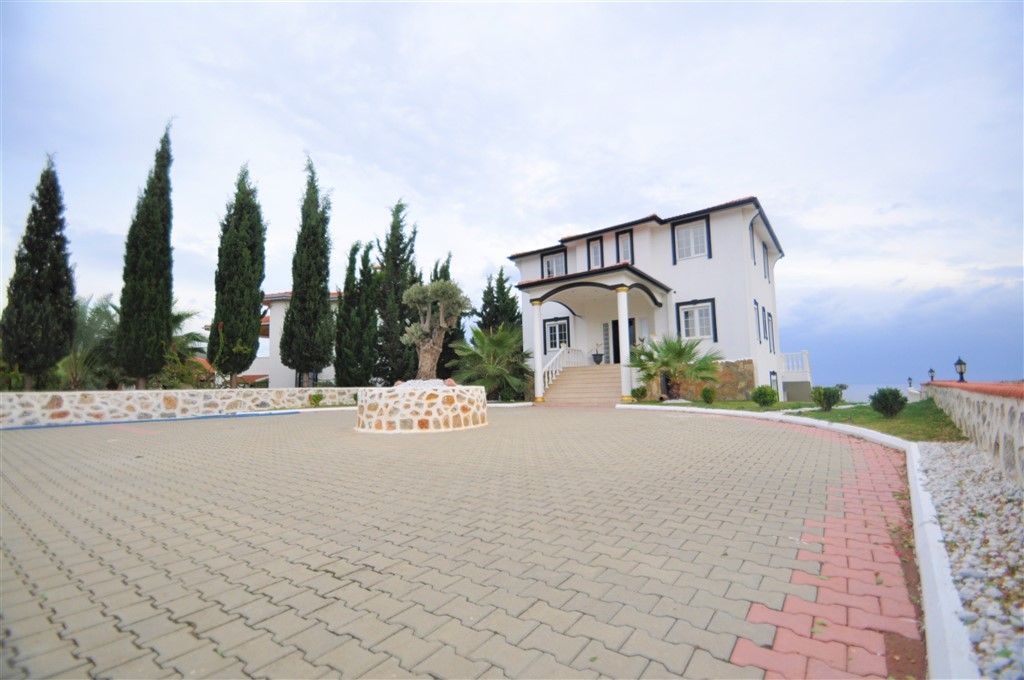 Villa 4+2 near the sea in Gazipasa