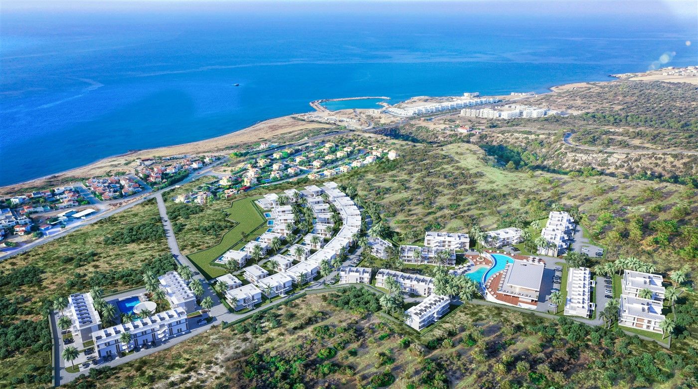 Luxurious new project of private and twin villas, 500 meters from the sea