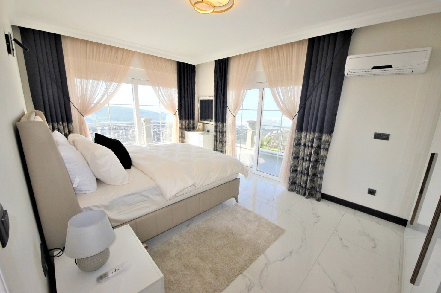 Sea view 3-bedrooms villa with private pool in Kargicak, Alanya