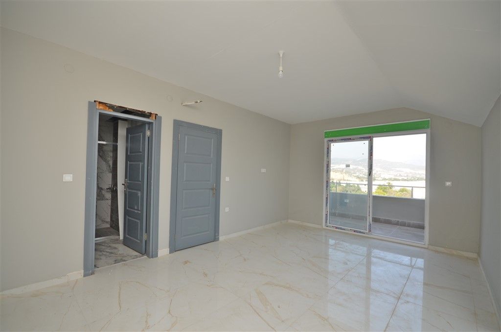 New 3-berdooms penthouse in Demirtas district