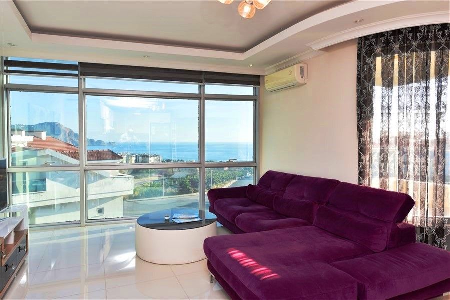 View penthouse 300 m from the famous Cleopatra Beach