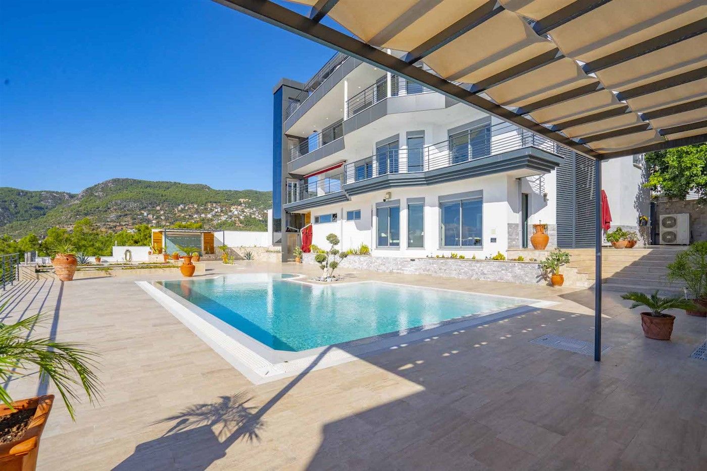 Luxury villa with panoramic sea and Alanya castle views