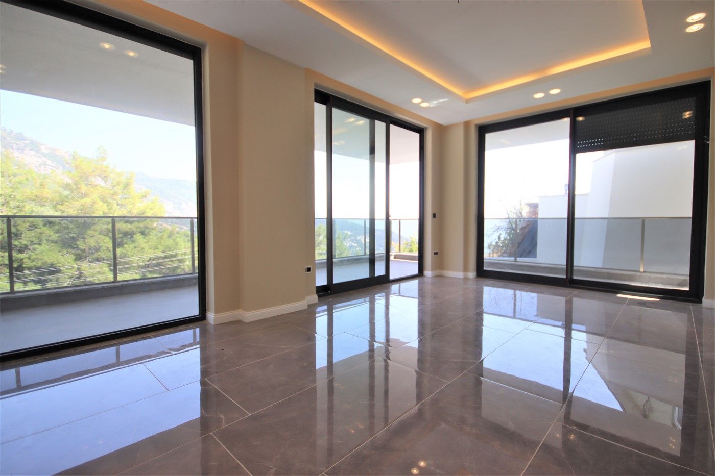 New villa 5+2 surrounded by forest - Tepe district, Alanya