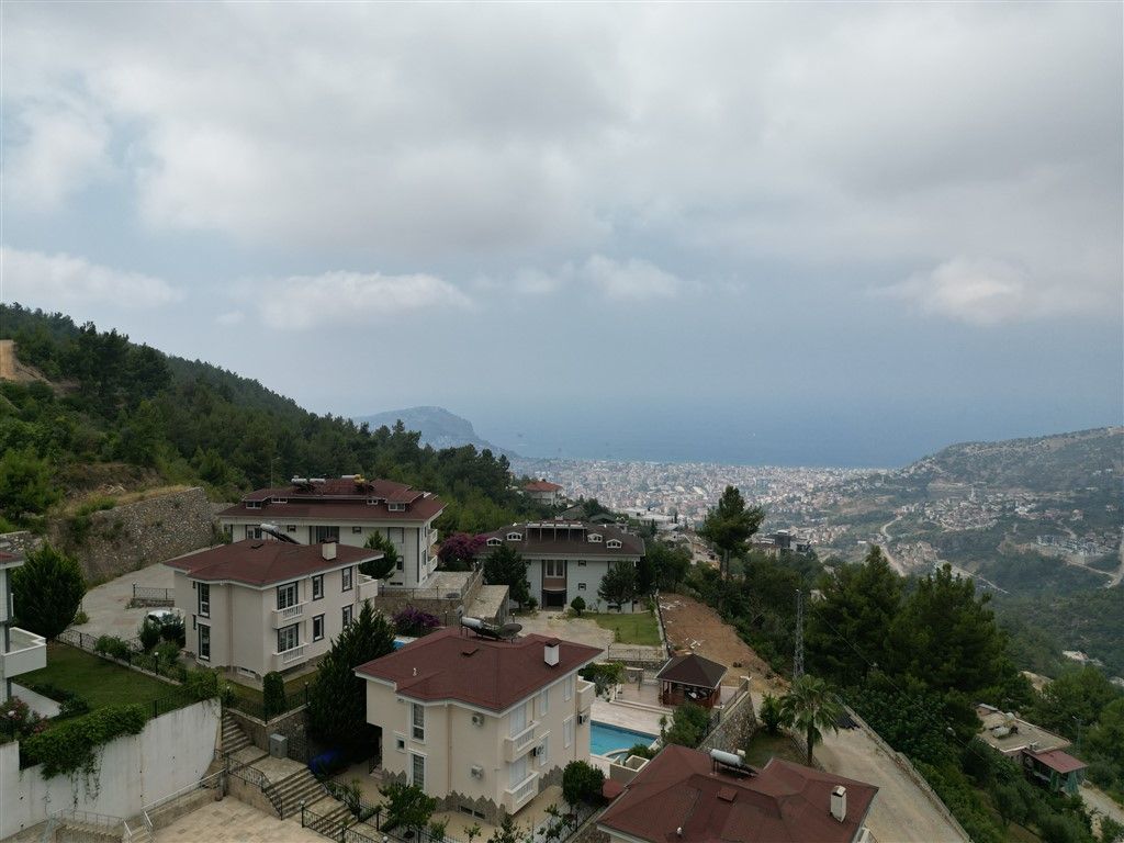 Large villa 7+1 in Bektash district - Alanya