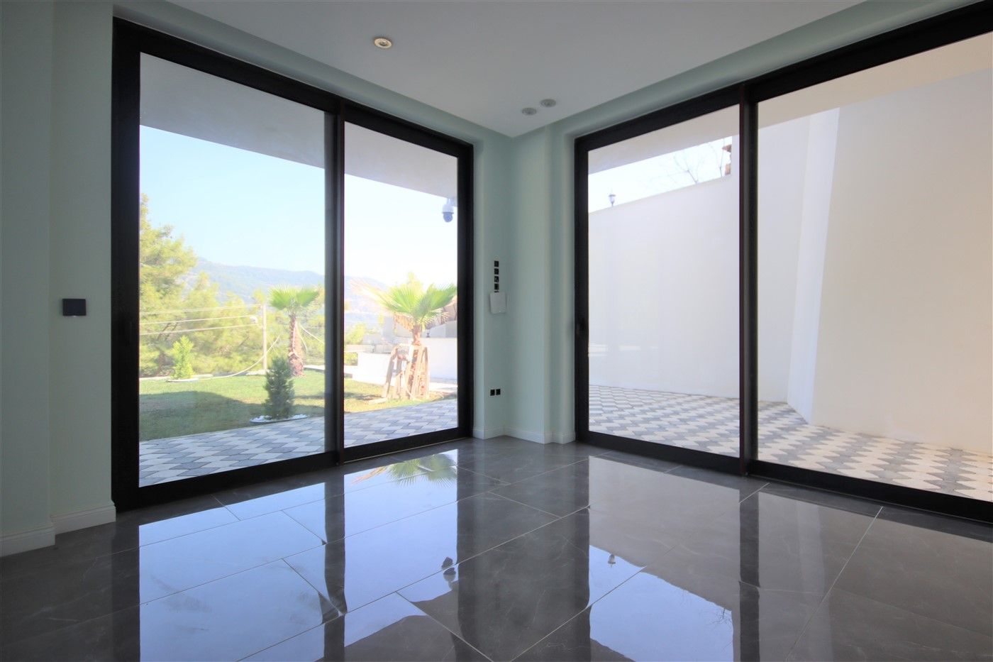 New villa 5+2 surrounded by forest - Tepe district, Alanya