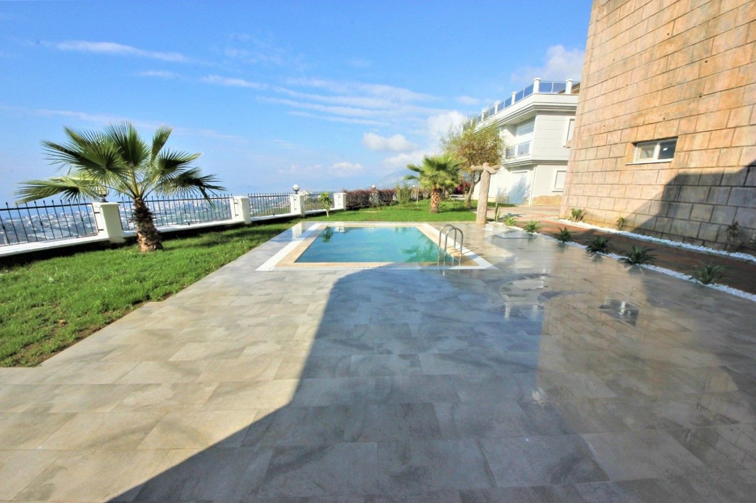 Sea view 3-bedrooms villa with private pool in Kargicak, Alanya