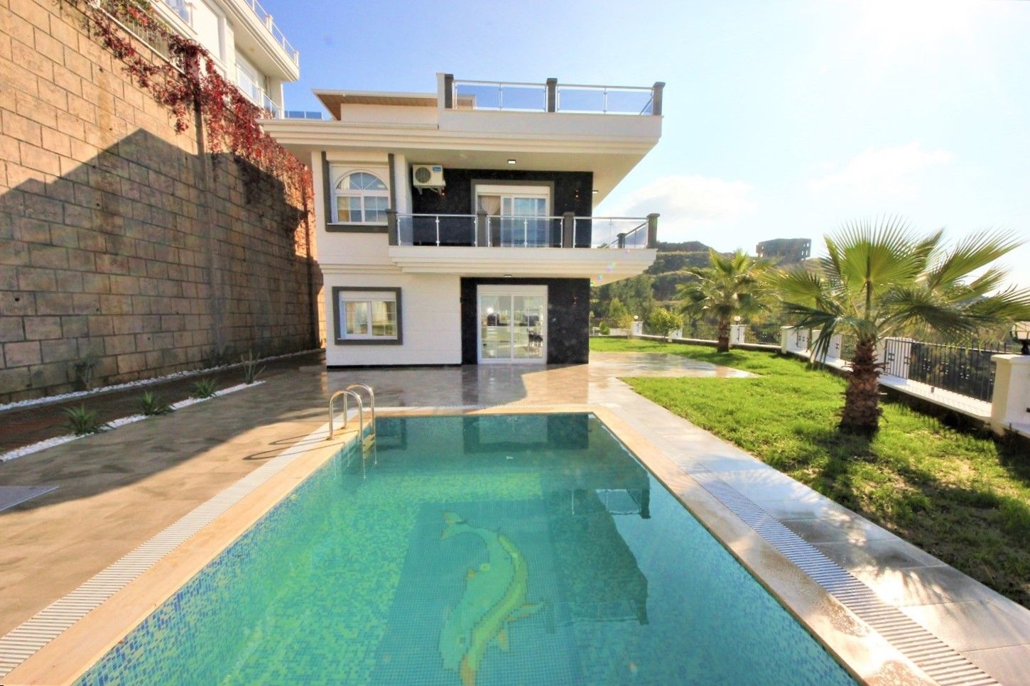 Sea view 3-bedrooms villa with private pool in Kargicak, Alanya