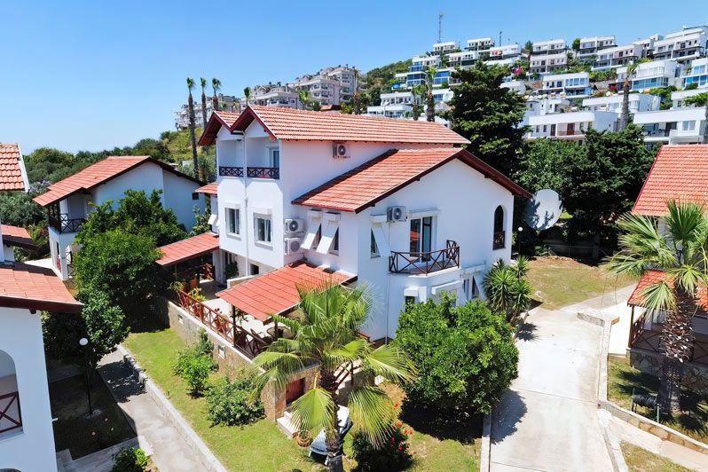 Villa 8+2 in complex - 530 m from the sea, Demirtash district