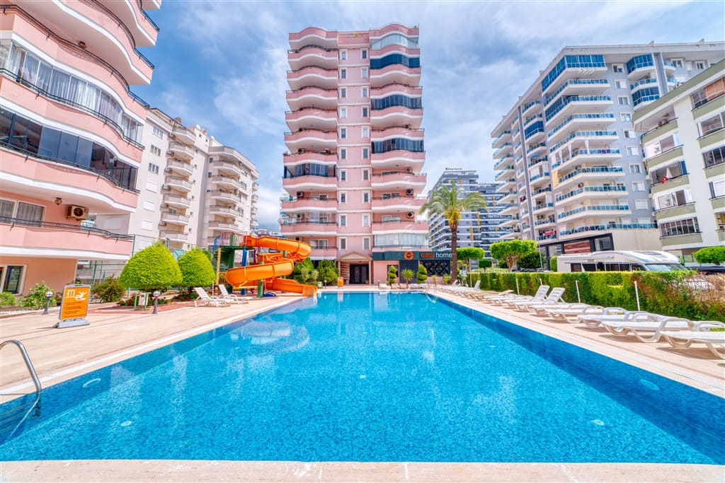 Apartment 2+1 with furniture in 250 m from the beach in Mahmutlar